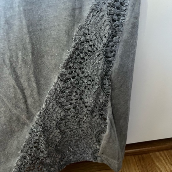 Gray T-Shirt with Lace Accent - Picture 4 of 4